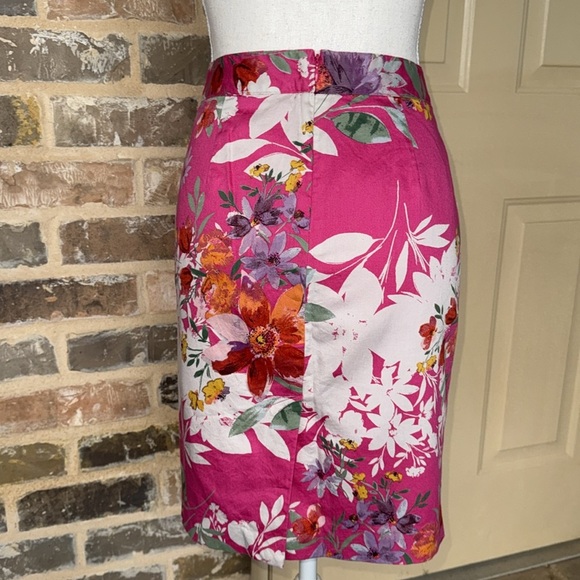 Van Heusen Studio Fuchsia Pink Cotton Sateen Floral Pencil Skirt Size 2 - Picture 4 of 12